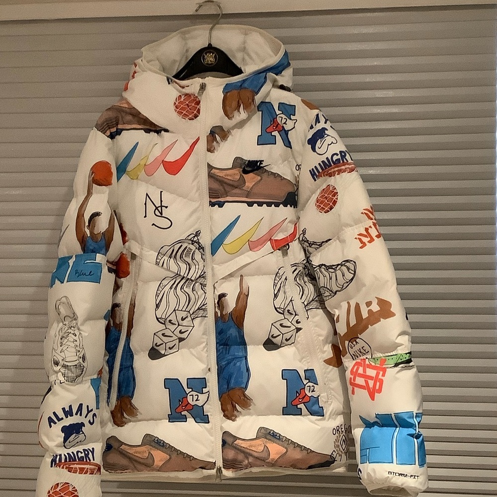 Nike White Storm-Fit Puffer Jacket with Black Logo NWOT